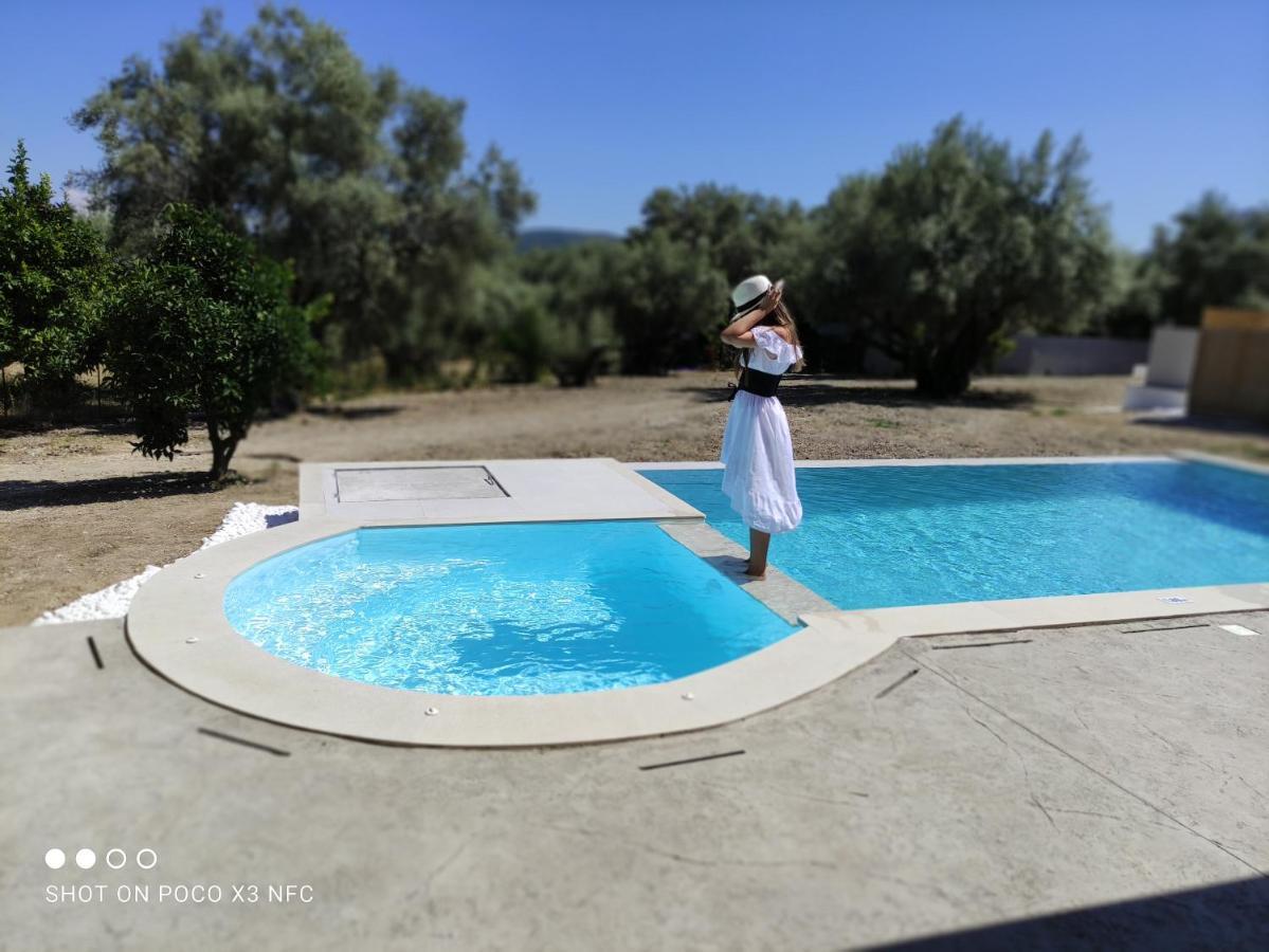Averto Villas With Private Pool นีดรี ภายนอก รูปภาพ