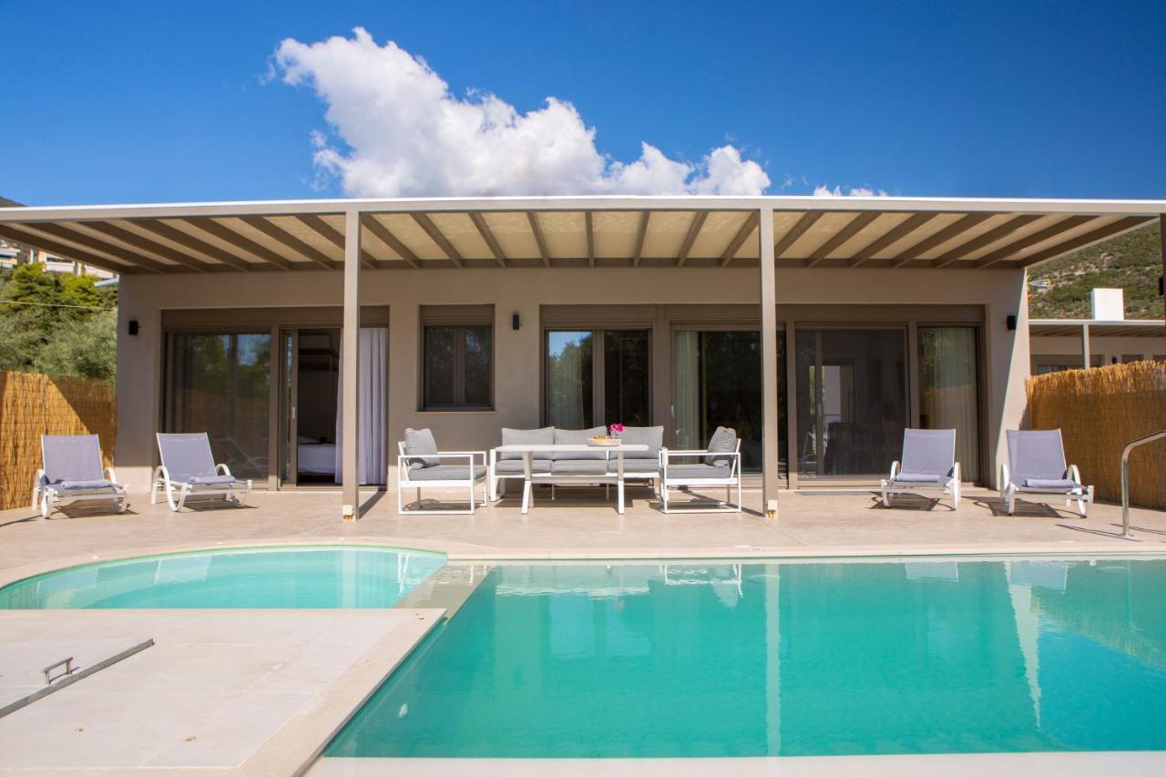 Averto Villas With Private Pool นีดรี ภายนอก รูปภาพ