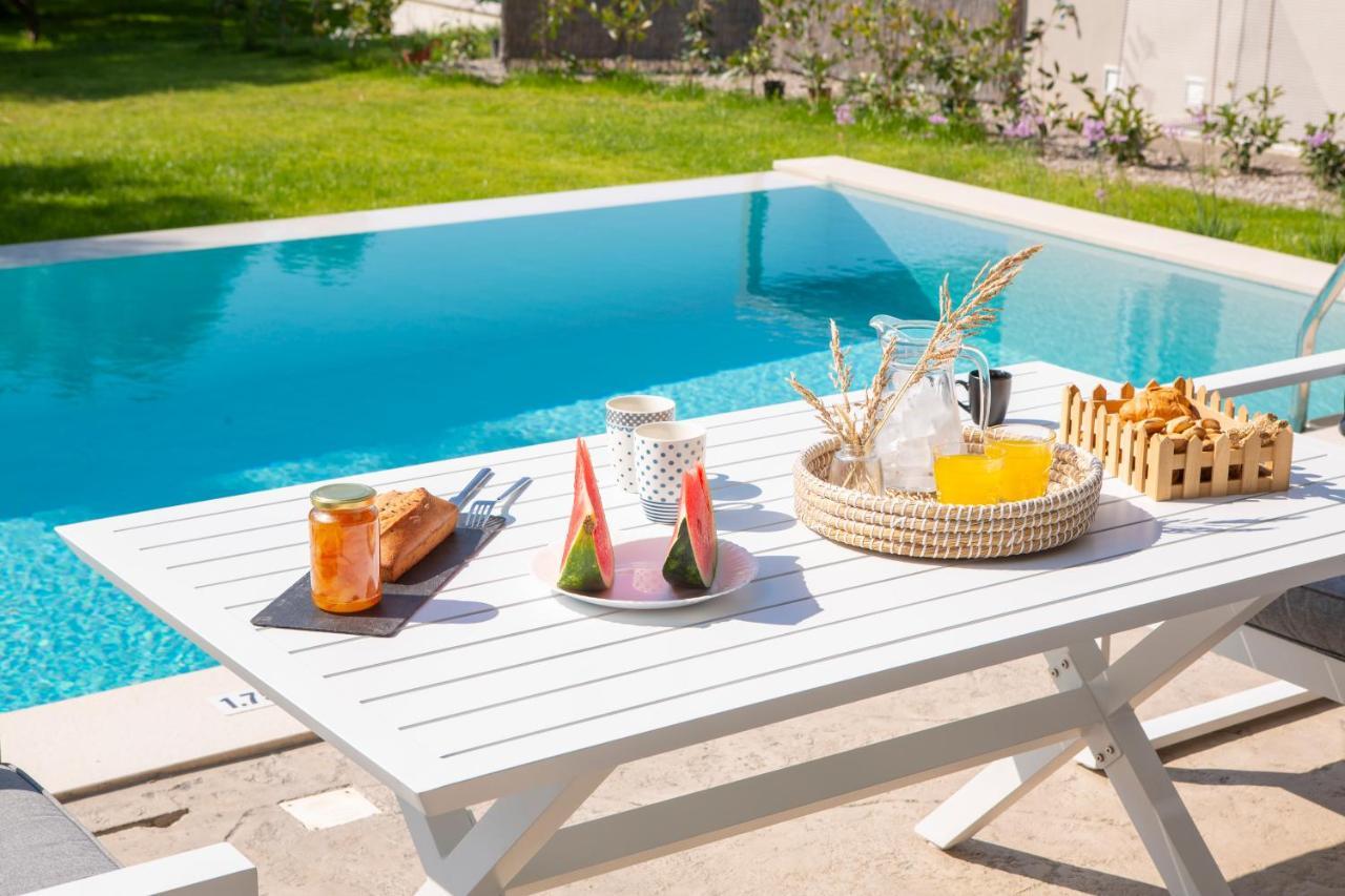 Averto Villas With Private Pool นีดรี ภายนอก รูปภาพ