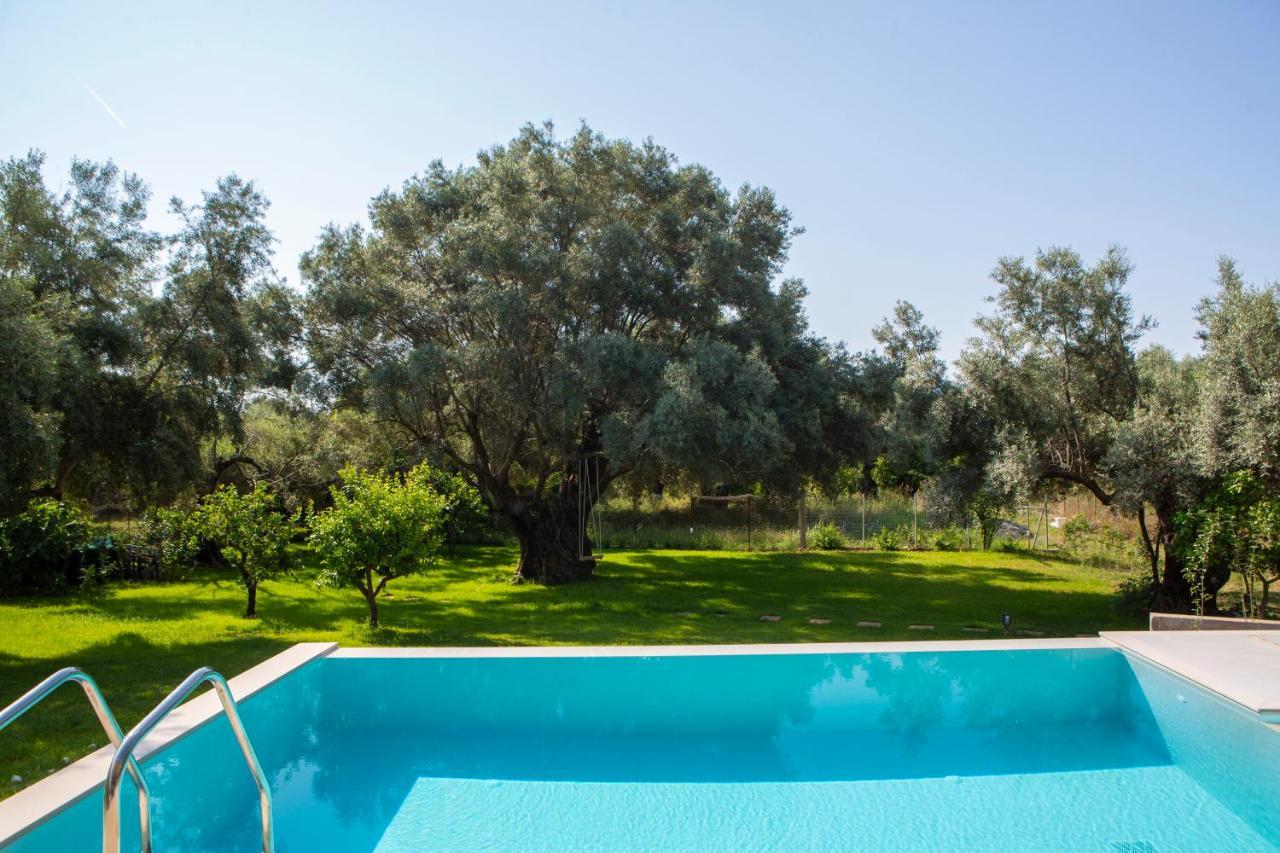 Averto Villas With Private Pool นีดรี ภายนอก รูปภาพ