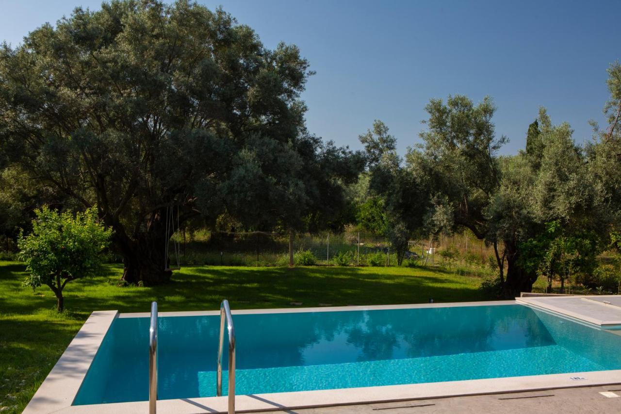 Averto Villas With Private Pool นีดรี ภายนอก รูปภาพ