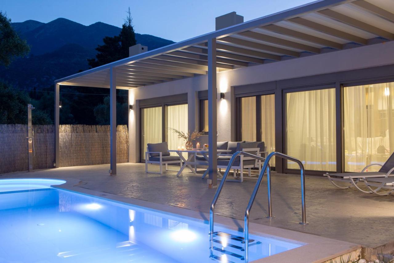 Averto Villas With Private Pool นีดรี ภายนอก รูปภาพ