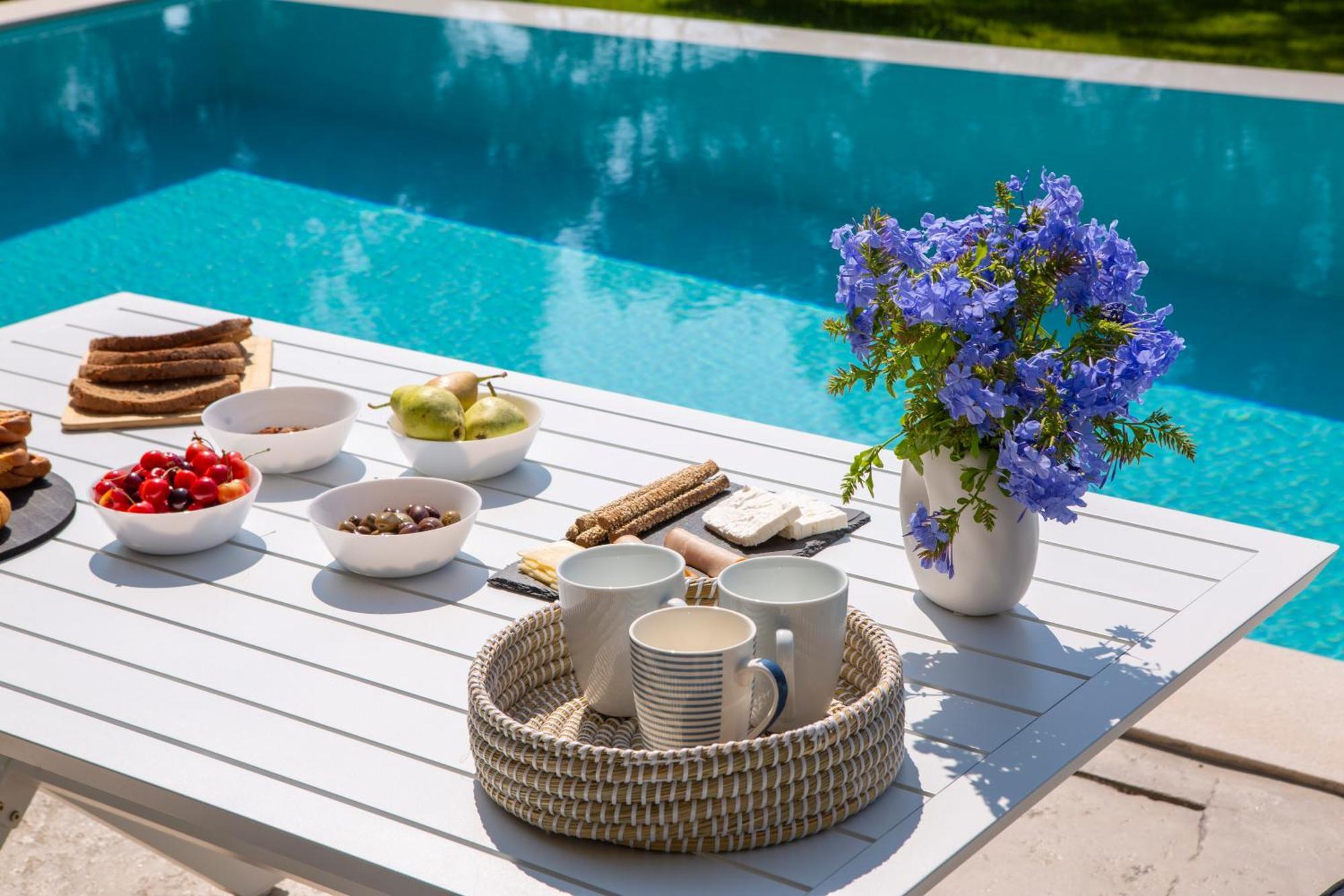 Averto Villas With Private Pool นีดรี ภายนอก รูปภาพ