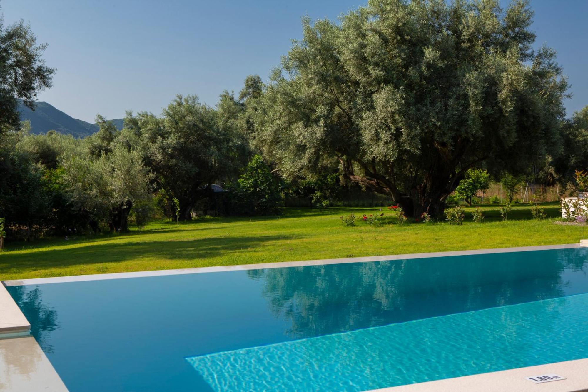 Averto Villas With Private Pool นีดรี ภายนอก รูปภาพ