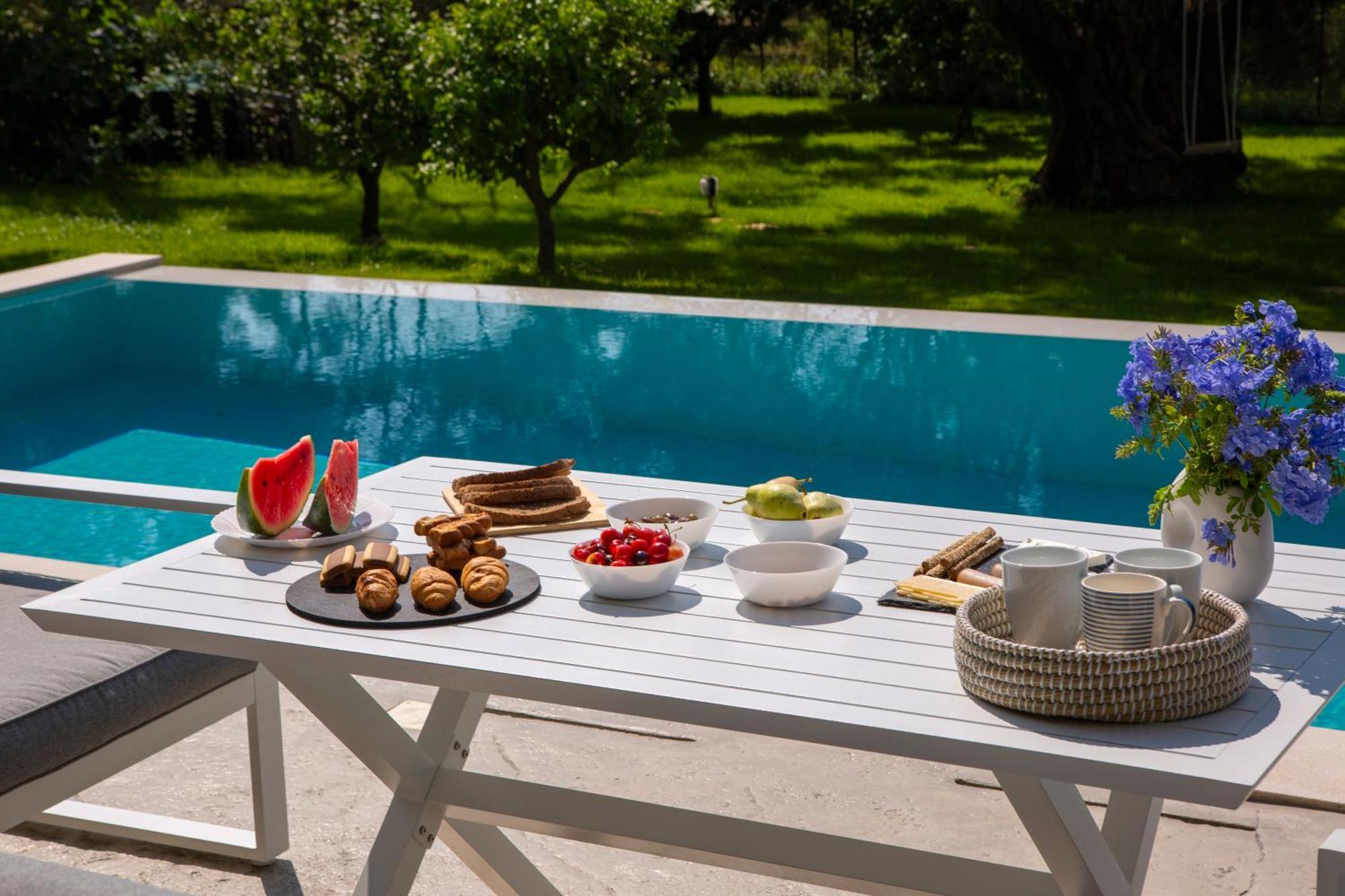 Averto Villas With Private Pool นีดรี ภายนอก รูปภาพ
